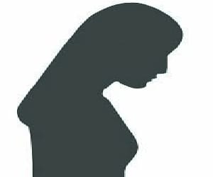 girl in mathura try to suicide after being molested